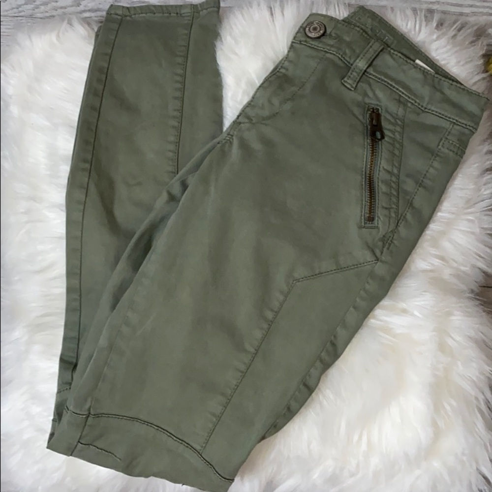 American Eagle Green Jegging Skinny Jean